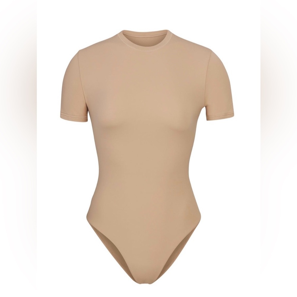 Skims Fits Everybody Short Sleeve T-Shirt Bodysuit size medium